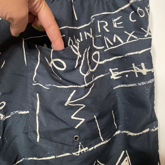 Jean- Michel Basquiat Kahuna Shorts Cotton On - Picture 8 of 11